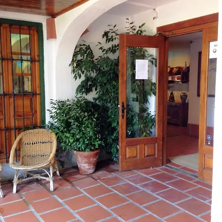 Alcadima Szálloda
