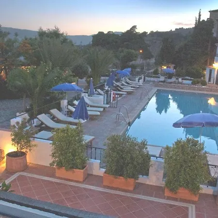 Hotel Alcadima
